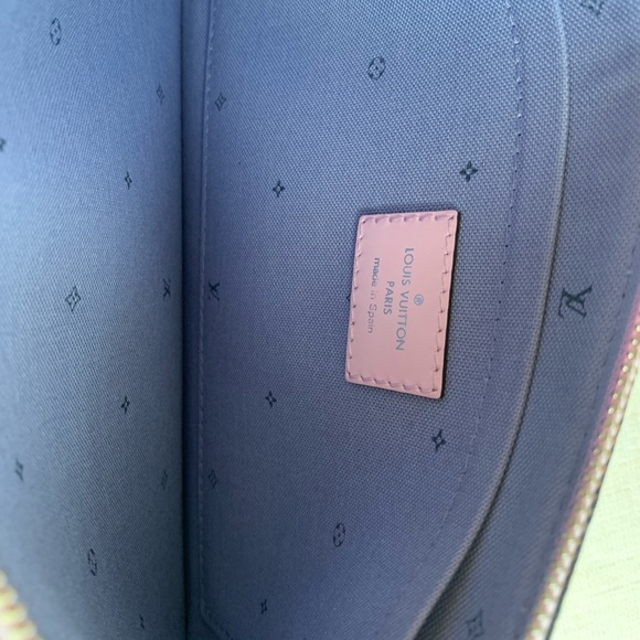 SOLD BNIB pastel escale Neverfull pouch - Picture 4 of 6